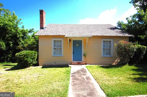 827 W Solomon St, Griffin, GA 30223