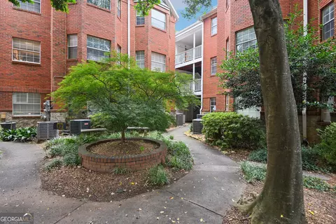 1041 State St NW #26, Atlanta, GA 30318