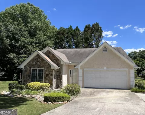 175 Hunters Walk, Fayetteville, GA 30214