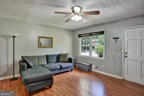 1094 Skylark Dr, Morrow, GA 30260 photo 11