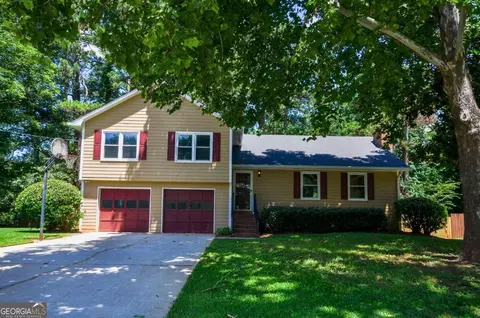 1521 Willow Creek Ct, Snellville, GA 30078