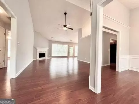 3027 Evonshire Ln, Dacula, GA 30019 photo 4