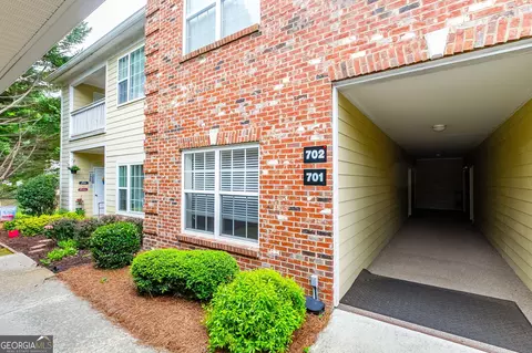 1015 Holly Dr #701, Gainesville, GA 30501
