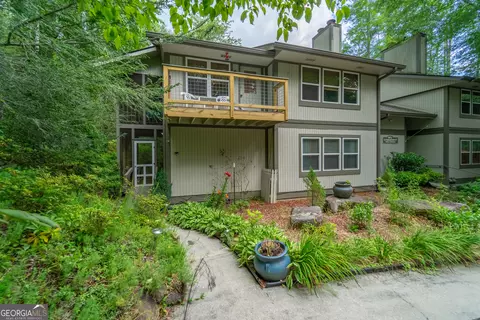 95 Stornoway Dr, Clayton, GA 30525