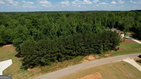 1053 Riverstone Dr, Social Circle, GA 30025