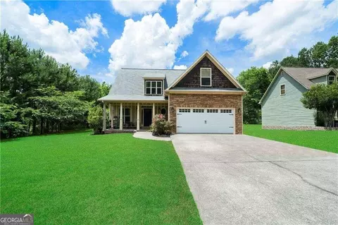 11 Spruce St NE, White, GA 30184