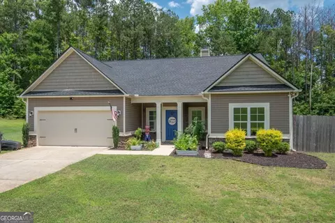 155 Amhurst Cir, West Point, GA 31833