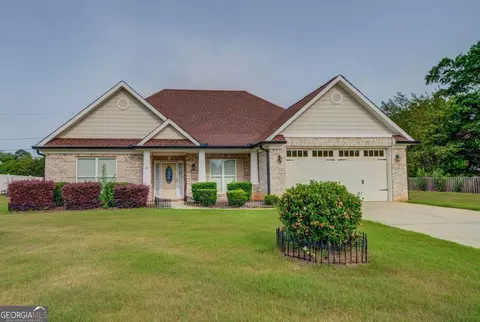 1100 Abundance Dr, Locust Grove, GA 30248