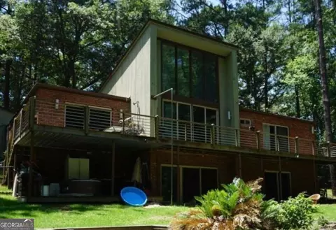 637 Woodland Dr NE, Sandersville, GA 31082
