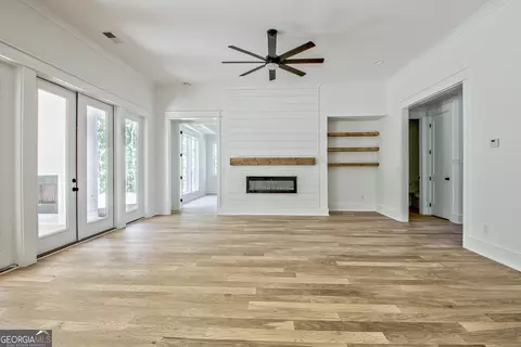 Living - 140 Grace Hope Dr, Brooks, GA 30205 photo 2 of 4