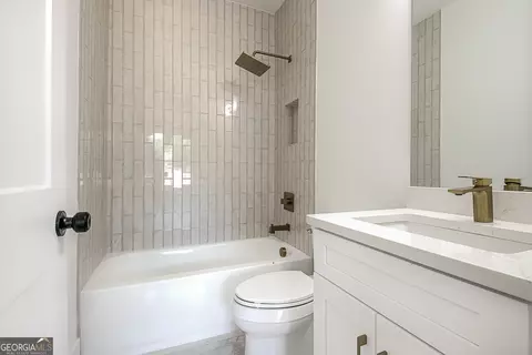 Bath - 140 Grace Hope Dr, Brooks, GA 30205 photo 1 of 9