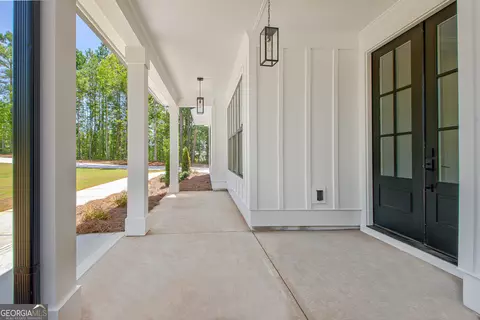 Exterior - 140 Grace Hope Dr, Brooks, GA 30205 photo 4 of 9