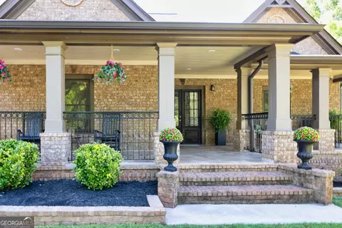 Exterior - 187 Pine St, Commerce, GA 30529 photo 6 of 23