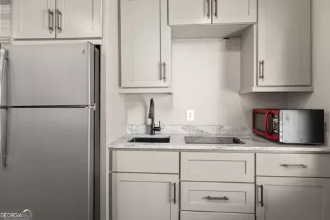 Kitchen - 187 Pine St, Commerce, GA 30529 photo 8 of 8