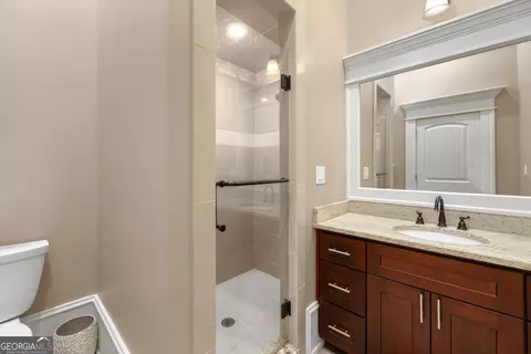 Bath - 187 Pine St, Commerce, GA 30529 photo 5 of 7
