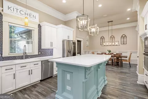 Kitchen - 187 Pine St, Commerce, GA 30529 photo 2 of 8
