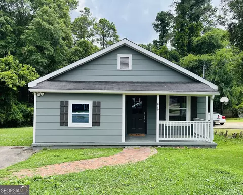 616 Poplar St, West Point, GA 31833