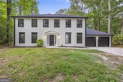 5052 Wind Pt, Stone Mountain, GA 30088