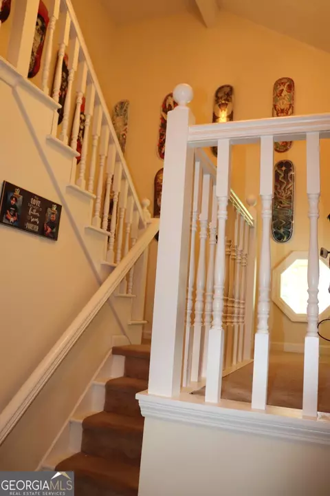 Entry Way - 98 Lewis Cir, Commerce, GA 30529 photo 2 of 5