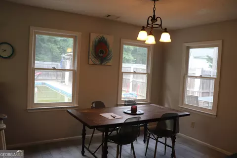 Dining - 98 Lewis Cir, Commerce, GA 30529 photo 1 of 1