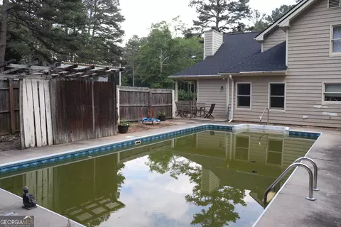 Exterior - 98 Lewis Cir, Commerce, GA 30529 photo 8 of 12
