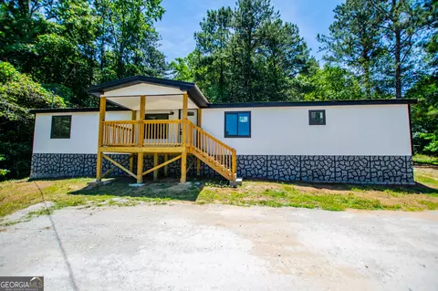 241 Garden Lake Dr, Carrollton, GA 30116
