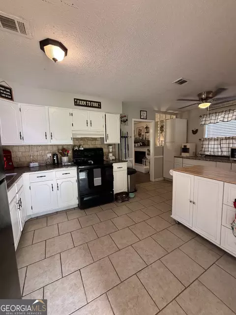 113 Clearview Dr, Lagrange, GA 30241 photo 3