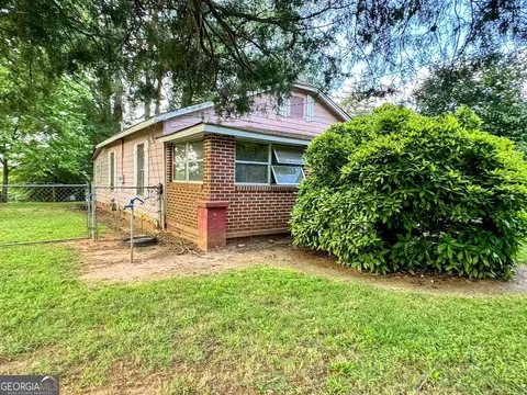 200 Midway Xing, Cornelia, GA 30531