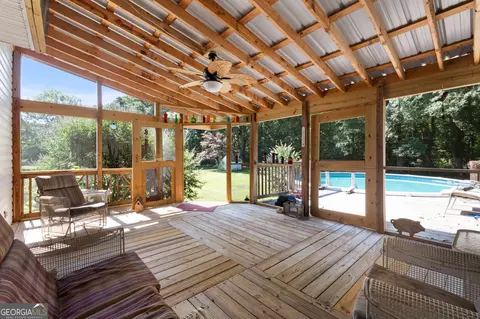 Exterior - 258 Thomas Rd, Milner, GA 30257 photo 9 of 15