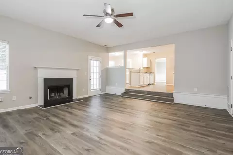 544 Kimberwick Dr, Hampton, GA 30228 photo 2