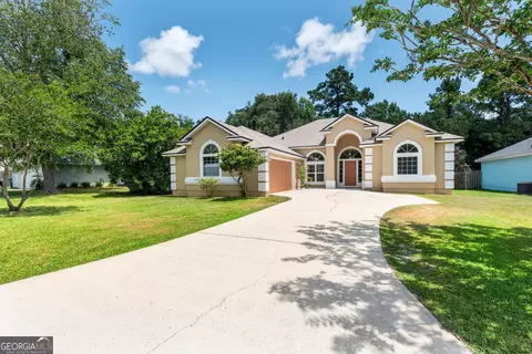104 Natures Dr, Saint Marys, GA 31558