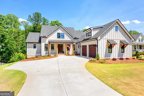471 N Cove Dr, Newnan, GA 30263
