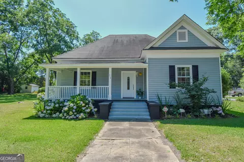 758 Greenwood St, Barnesville, GA 30204
