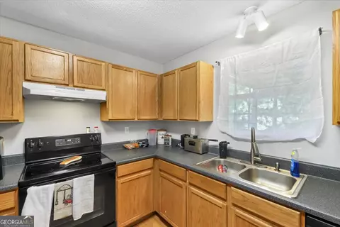 147 Stony Brook Cir, Jackson, GA 30233 photo 8