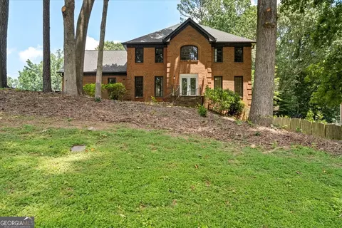 18 Planters Dr SW, Lilburn, GA 30047