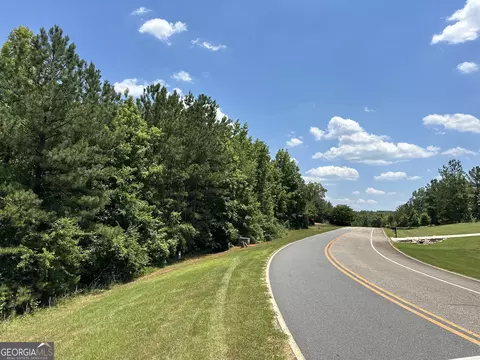 104 Crescent Dr, Forsyth, GA 31029 photo 2