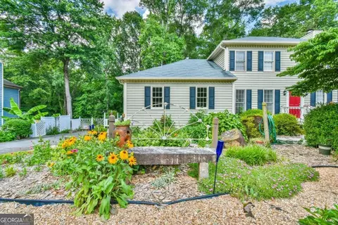 3918 Shady Dr NW, Lilburn, GA 30047