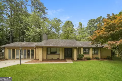 6835 W Woodridge Pl, Douglasville, GA 30135