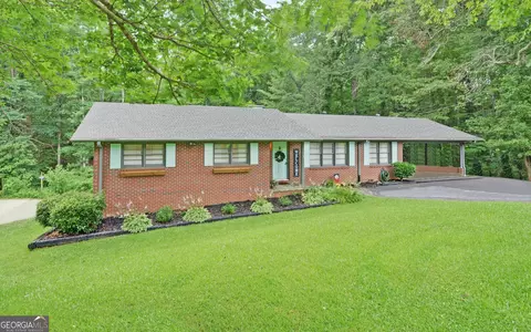 121 Beechwood Blvd, Toccoa, GA 30577