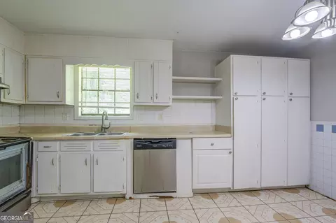 6527 Cameron Rd, Morrow, GA 30260 photo 12