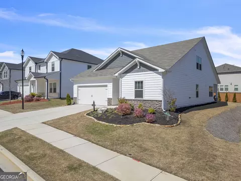 663 Stately Dr, Woodstock, GA 30188