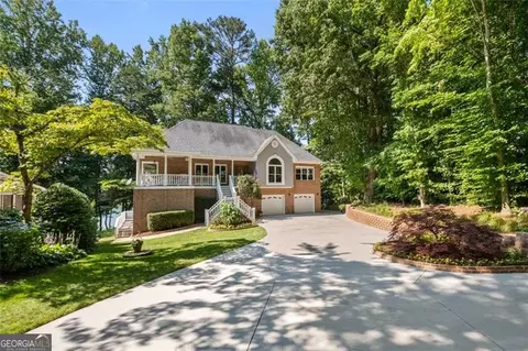 380 Sundown Dr, Dawsonville, GA 30534