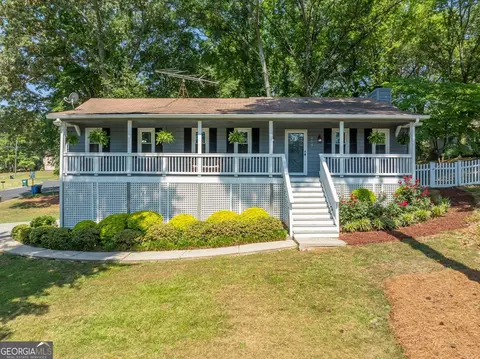 215 Castleair Dr, Kennesaw, GA 30144