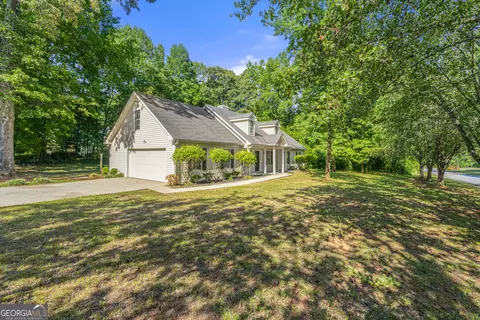 20 Whispering Pine Dr, Covington, GA 30016 photo 2