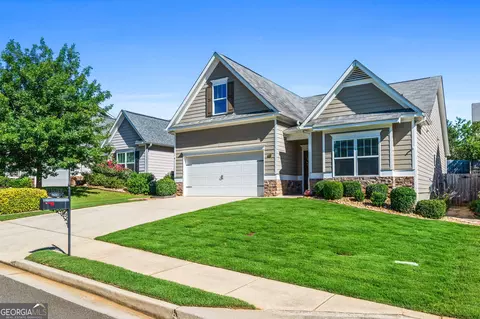 425 Reinhardt Ln, Ball Ground, GA 30107