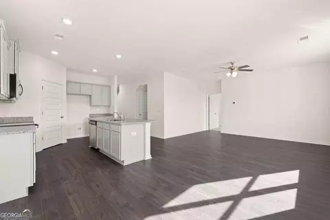 Entry Way - 413 Harrow Dr #271, Perry, GA 31069 photo 6 of 11