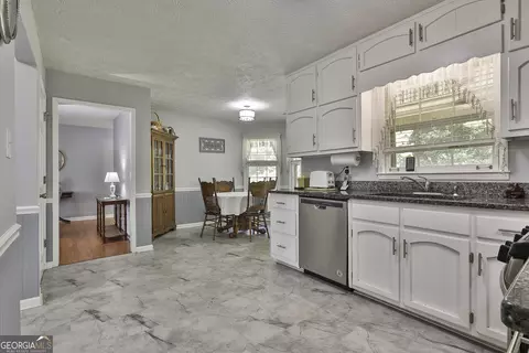 430 Anthony Dr, Tyrone, GA 30290 photo 15
