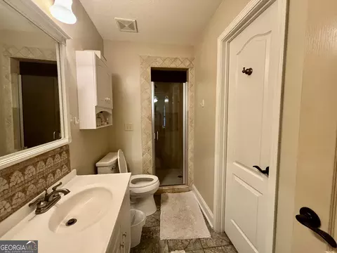 Bath - 213 Old Bridge Rd, Warner Robins, GA 31088 photo 7 of 9