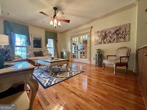 Living - 213 Old Bridge Rd, Warner Robins, GA 31088 photo 1 of 8