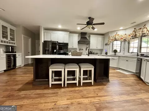 Kitchen - 213 Old Bridge Rd, Warner Robins, GA 31088 photo 1 of 9